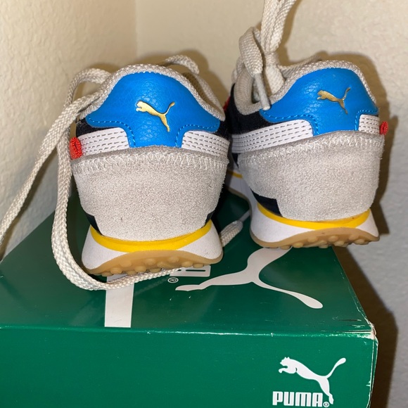 Puma kids sneaker size 11c - Picture 6 of 6